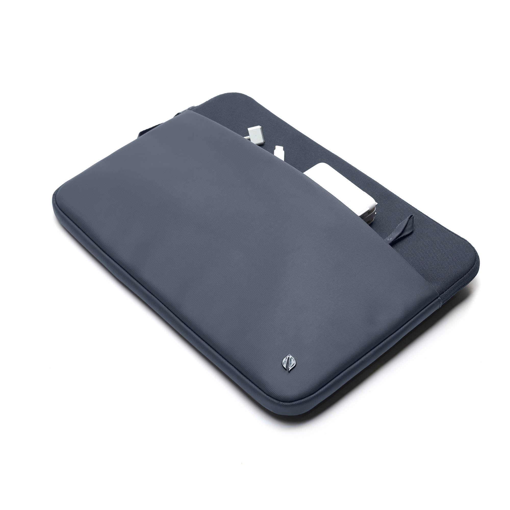 Incase A.R.C. sleeve MacBook Pro/Air/Neo 13"/14" - Image 14