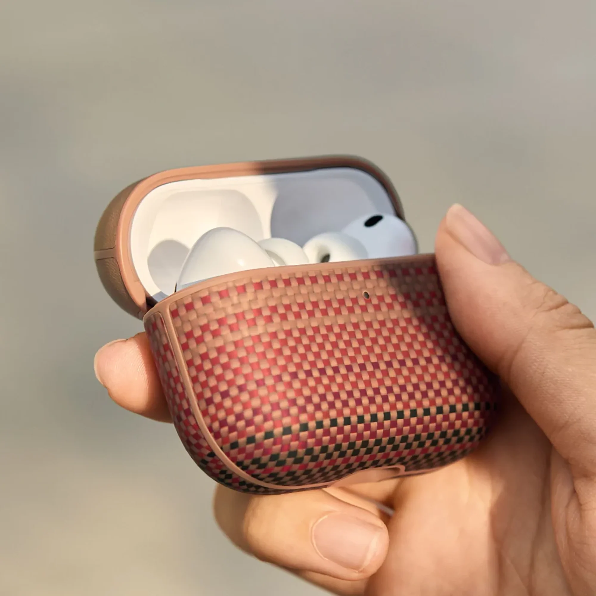 Pitaka Aramid fiber magnetic case AirPods Pro 3 - Image 3