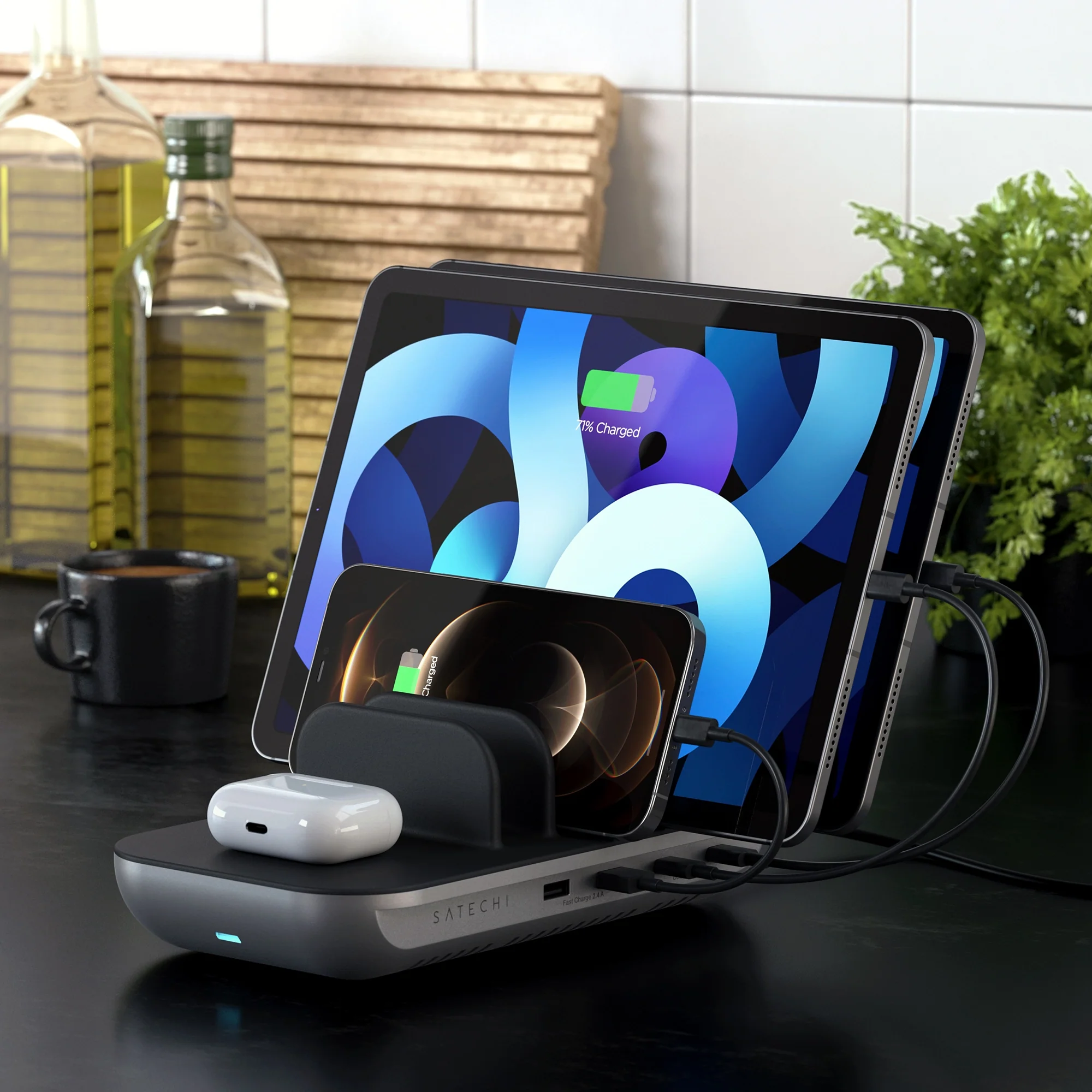 Satechi Dock5 multi-device charging station - Image 6