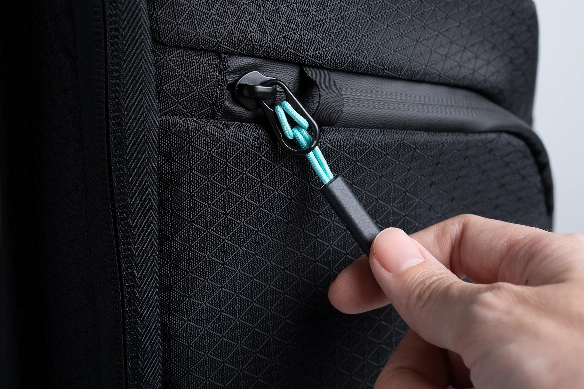 Scapade AirPack backpack with Find My (28L) - Image 10
