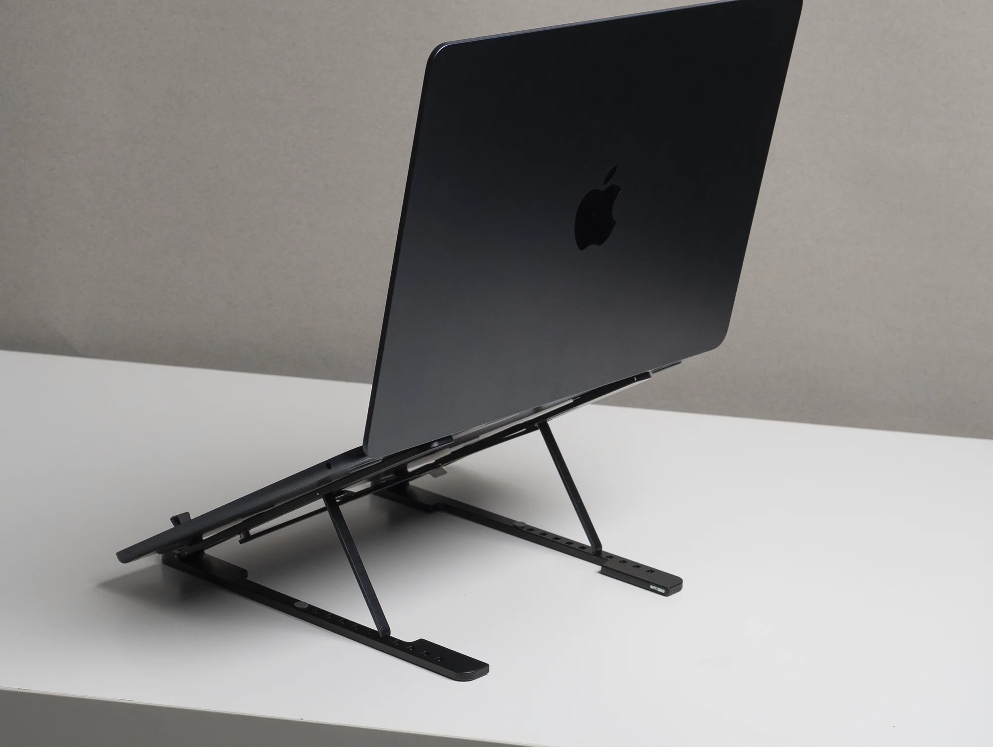 Scapade Airstand Pro foldable MacBook stand - Image 8