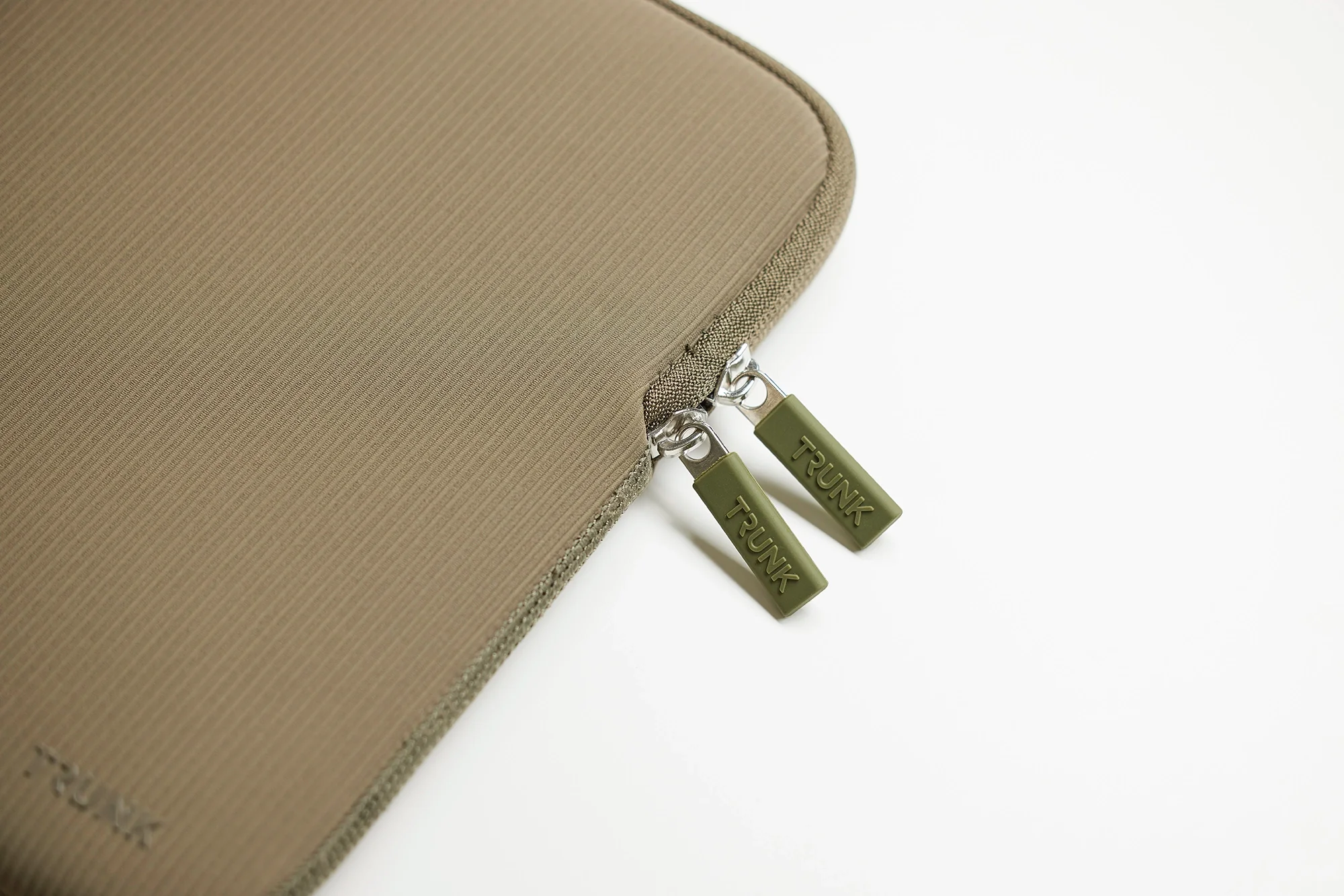 Trunk Ribbed Velvet sleeve MacBook Pro/Air/Neo 13" - Image 11