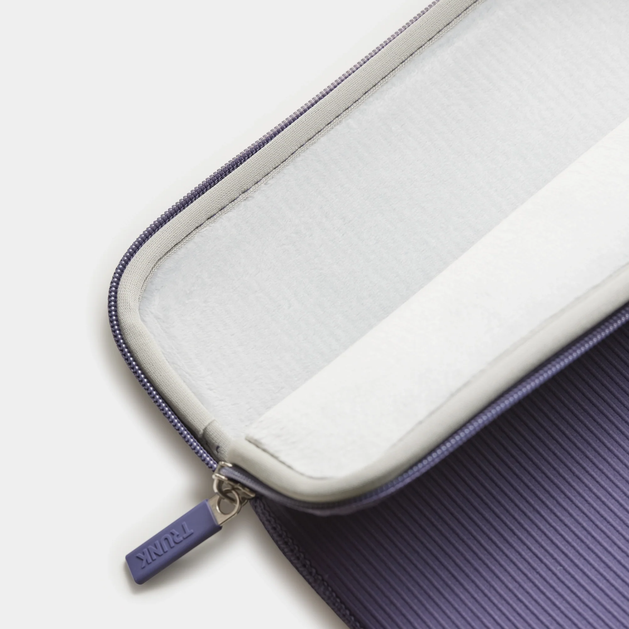 Trunk Ribbed Velvet sleeve MacBook Pro 14" - Image 2